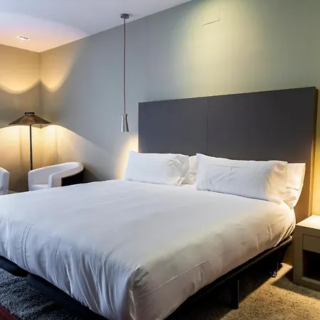 Ar Isabel De Farnesio Hotel