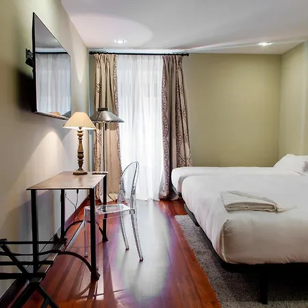 Ar Isabel De Farnesio Hotel 4*