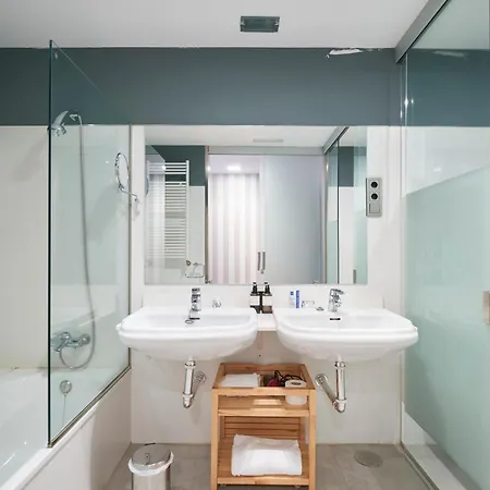 Ar Isabel De Farnesio Hotel 4*