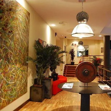 Ar Isabel De Farnesio Hotel