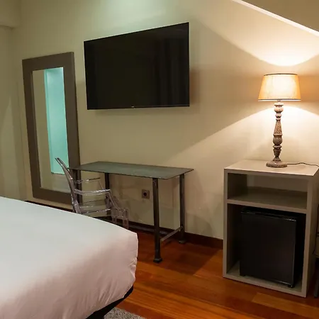 Ar Isabel De Farnesio