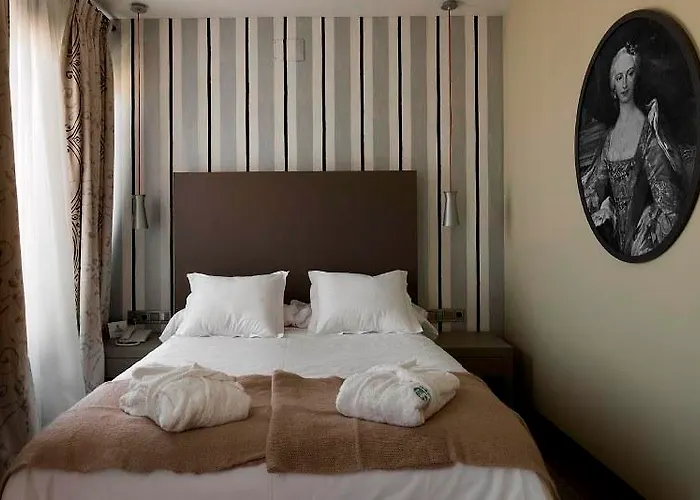 Ar Isabel De Farnesio San Ildefonso