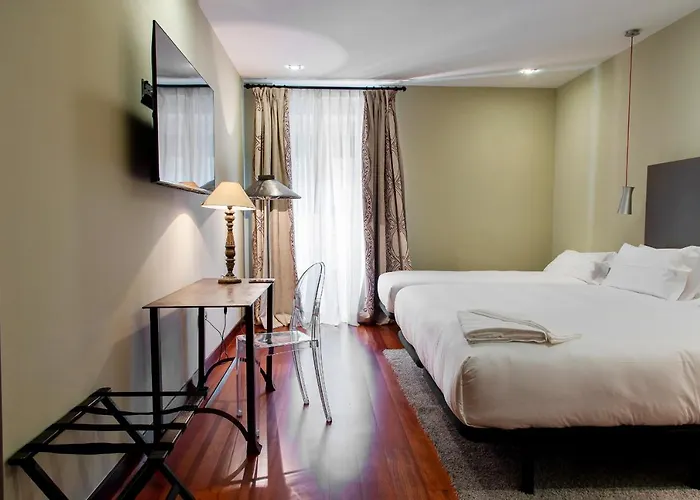 Ar Isabel De Farnesio Hotel 4*