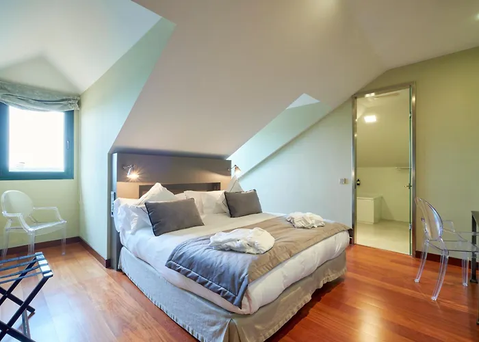 Отель Ar Isabel De Farnesio 4*